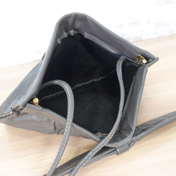 VINTAGE 90s Black Leather Crossbody Shoulder Bow Bag Evening Clutch Purse Medium - Picture 9 of 13